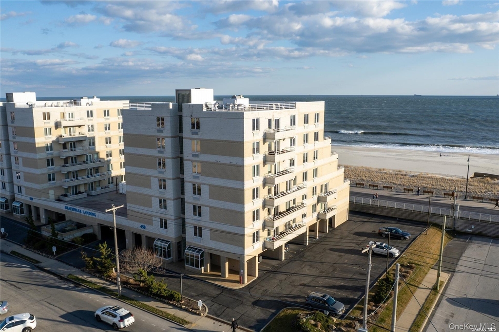450 W Broadway - Photo 17