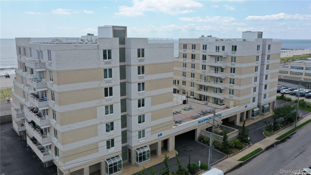 450 W Broadway - Photo 16