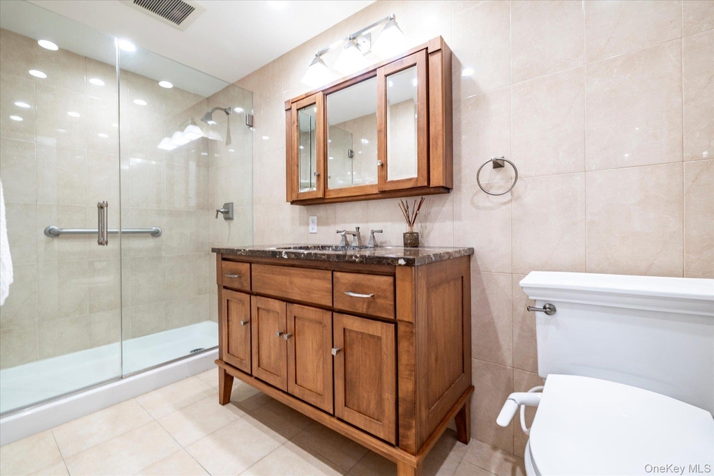 450 W Broadway - Photo 13