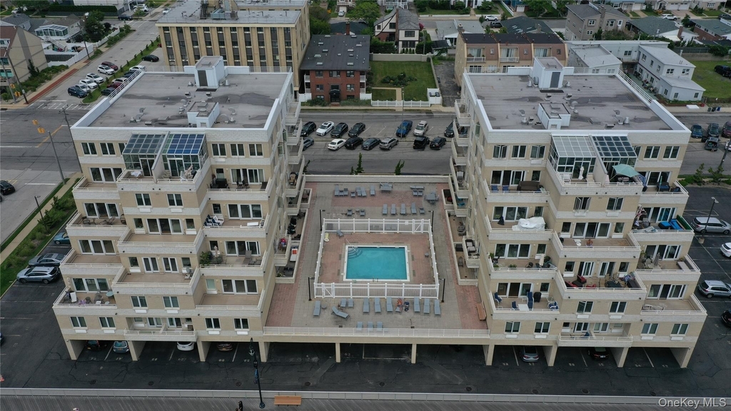 450 W Broadway - Photo 18