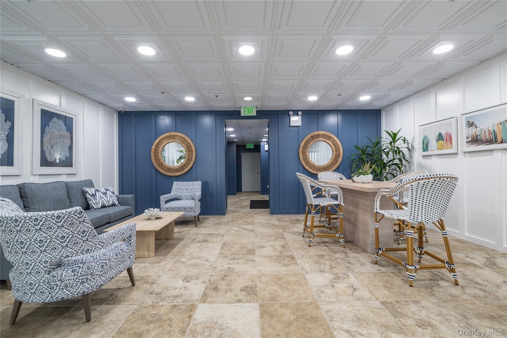 450 W Broadway - Photo 22