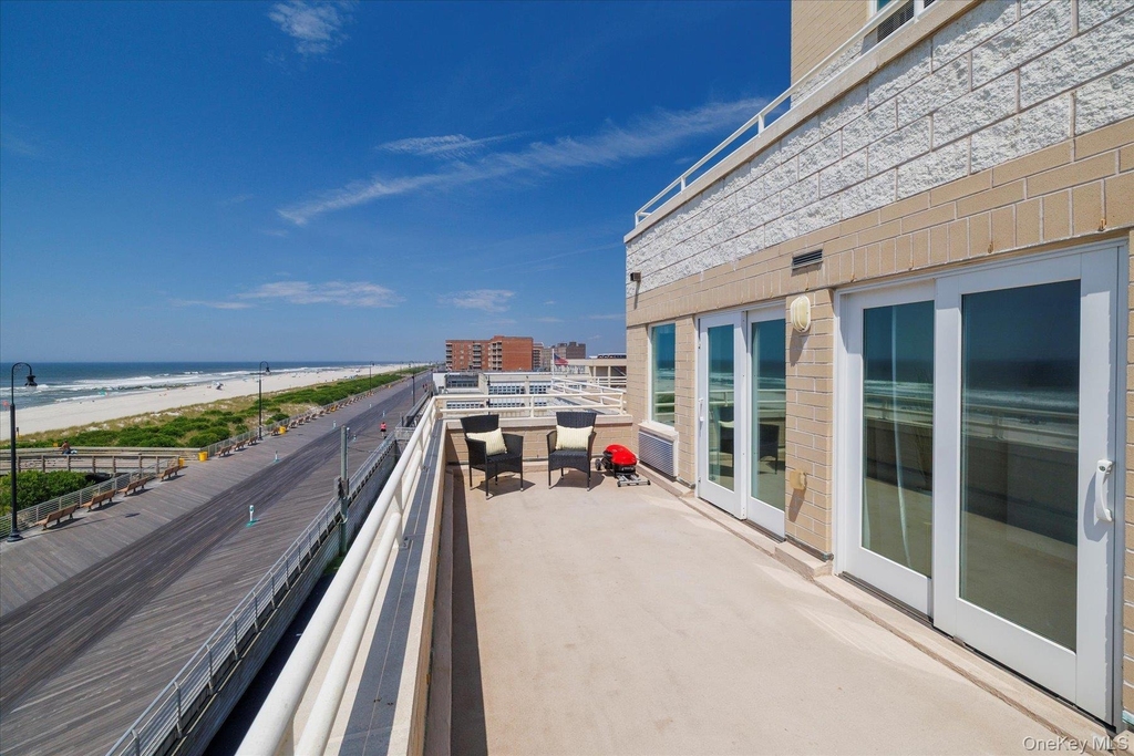 450 W Broadway - Photo 1