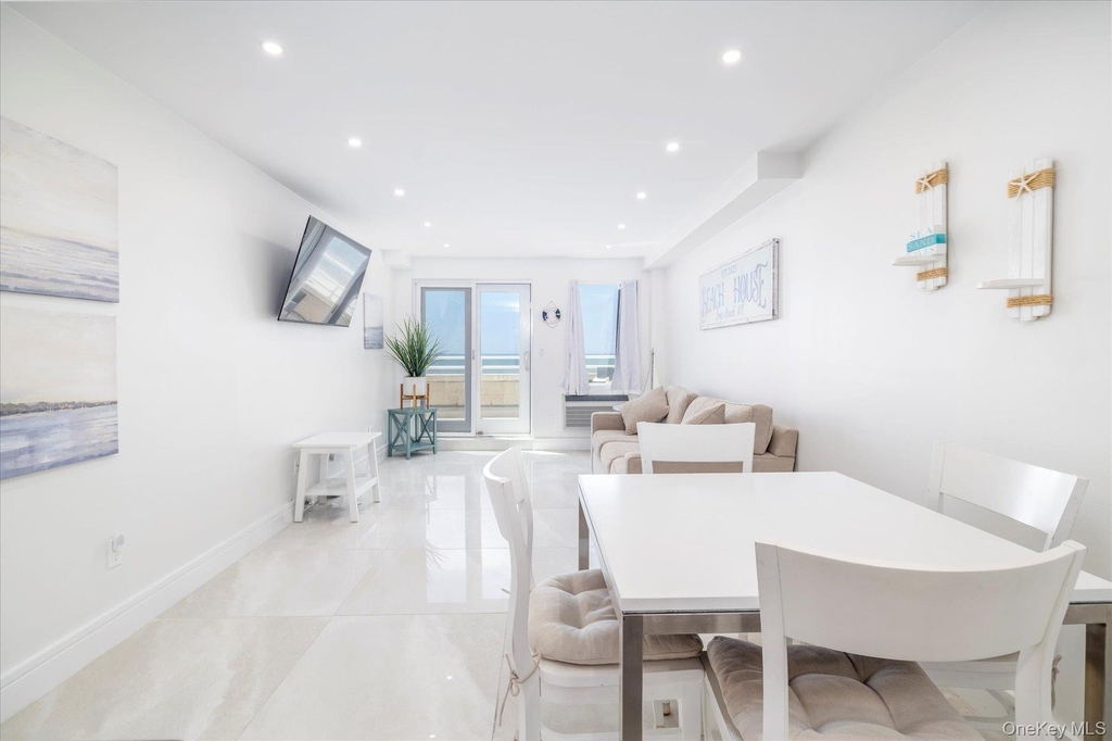 450 W Broadway - Photo 3