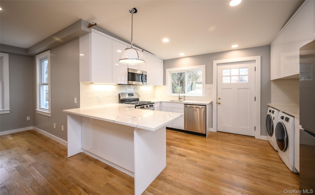 86 Main Street - Photo 2