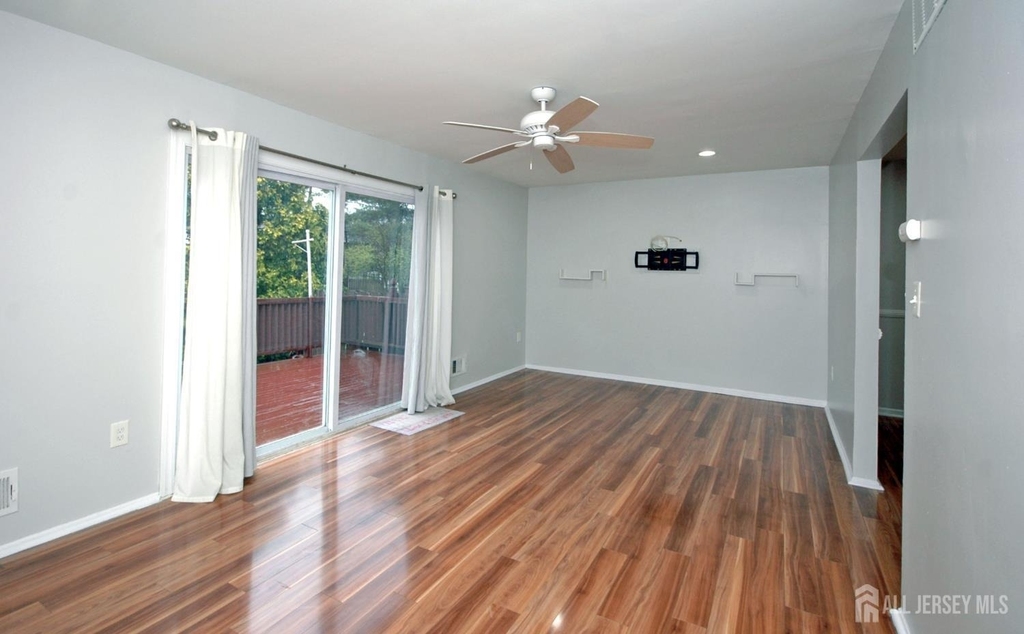 4 White Oaks Drive - Photo 4