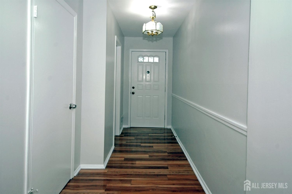 4 White Oaks Drive - Photo 2