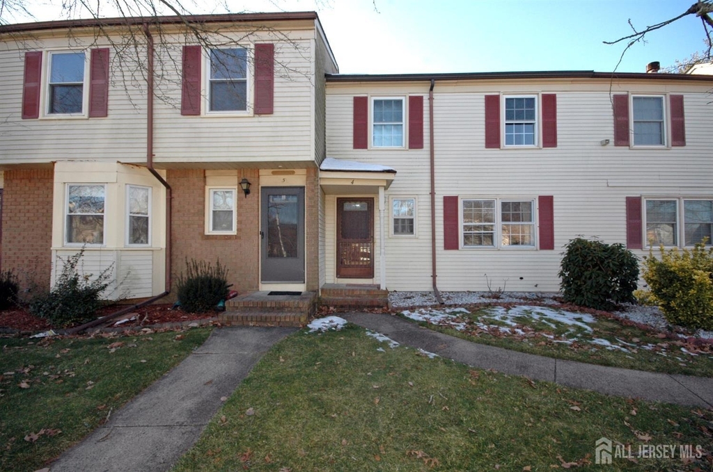 4 White Oaks Drive - Photo 1