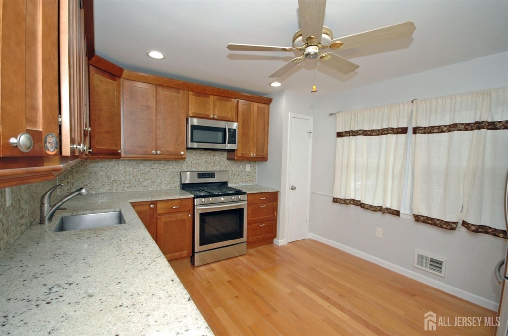 4 White Oaks Drive - Photo 9