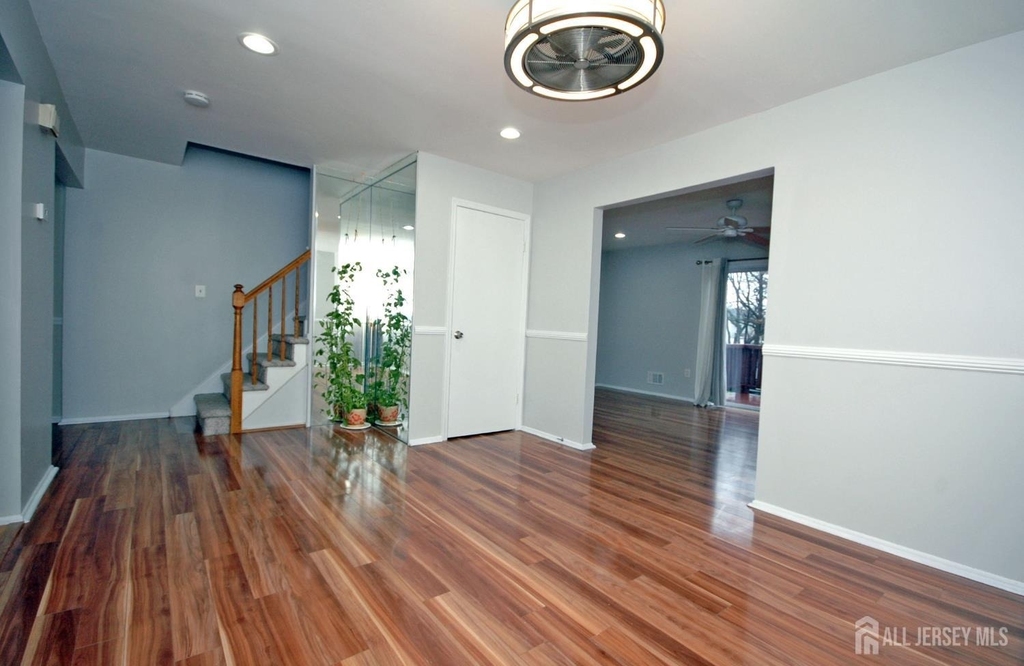 4 White Oaks Drive - Photo 3