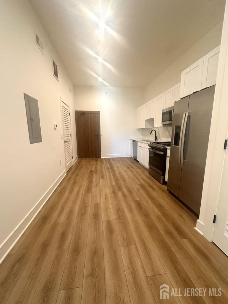 195 Main Street - Photo 3
