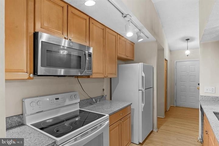 8406 Rainbow Bridge Lane - Photo 2