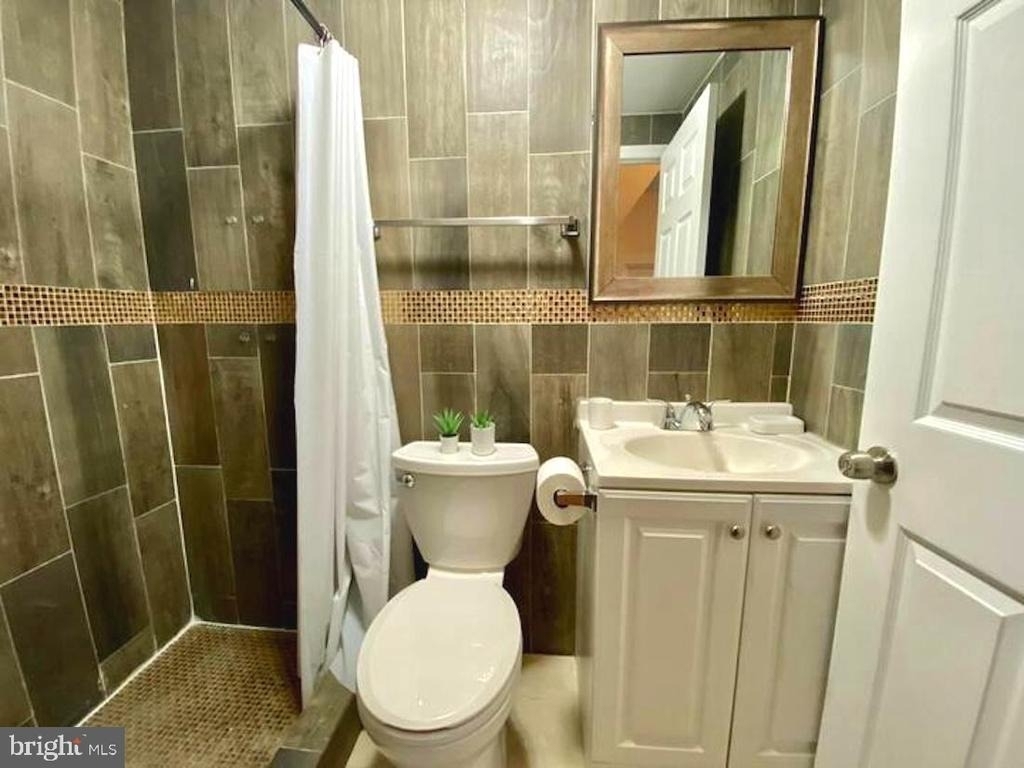 3215 Summer Street - Photo 3