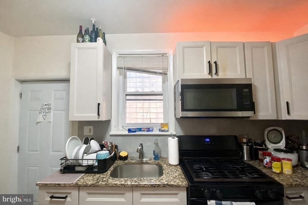 3215 Summer Street - Photo 42