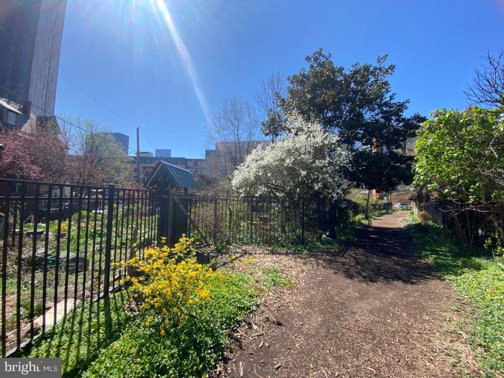 3215 Summer Street - Photo 37