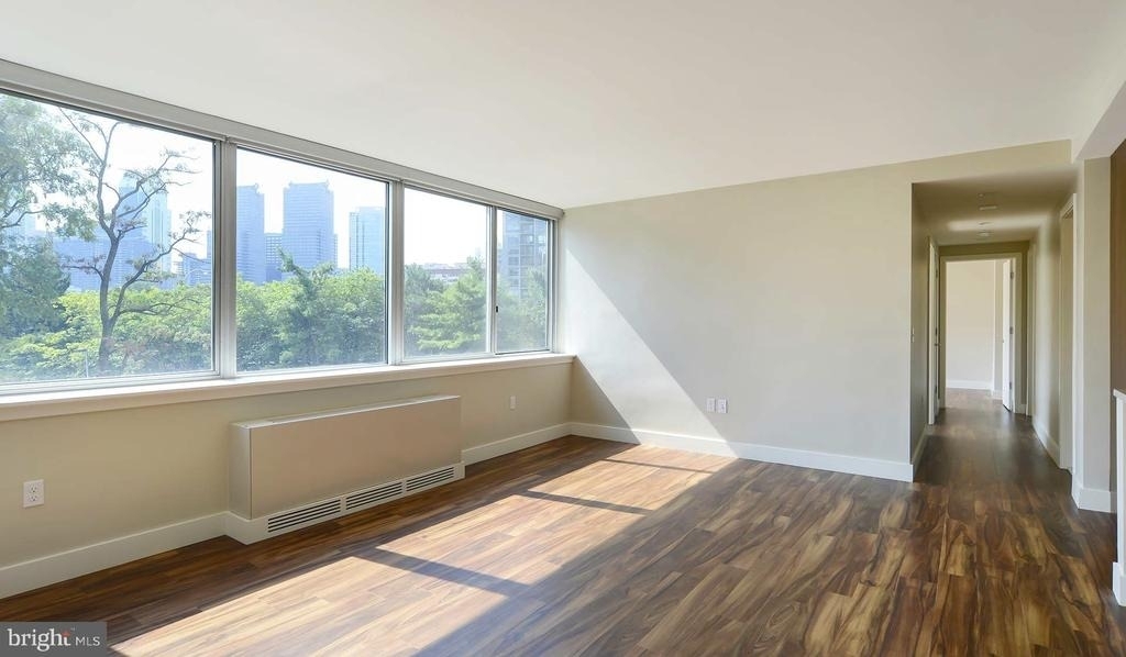 2200 Benjamin Franklin Parkway - Photo 19