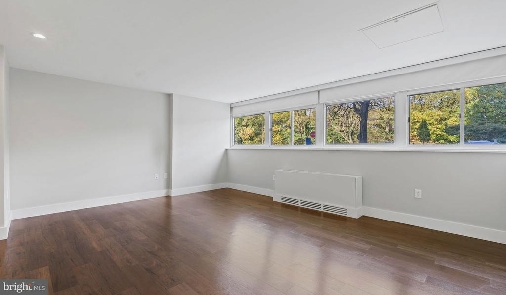 2200 Benjamin Franklin Parkway - Photo 17