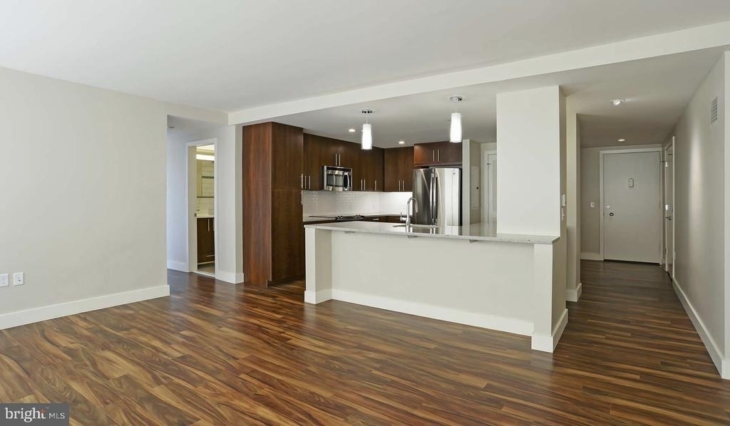 2200 Benjamin Franklin Parkway - Photo 18