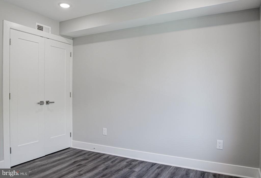 540 S 52nd Street - Photo 4