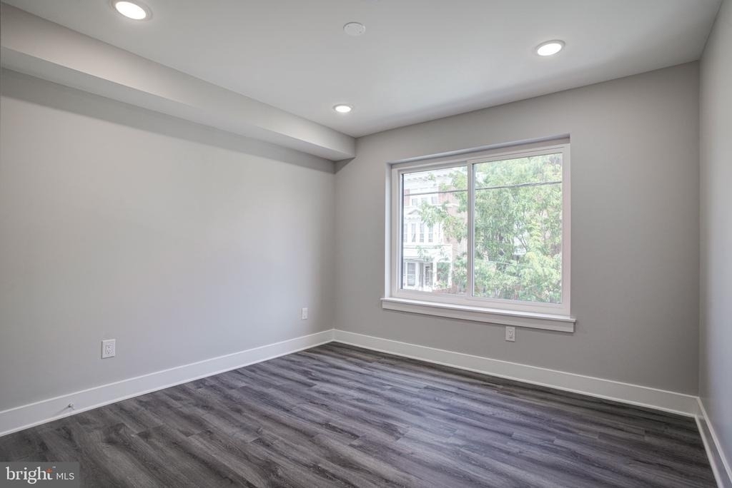 540 S 52nd Street - Photo 6