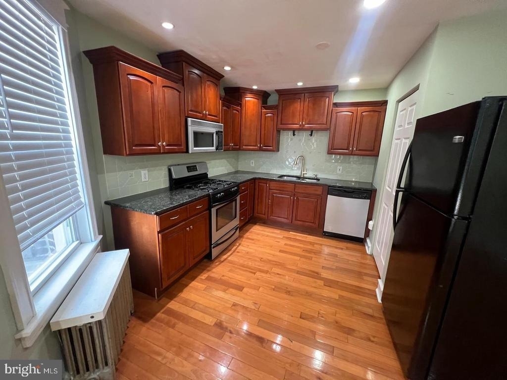 3204 Fanshawe St - Photo 5