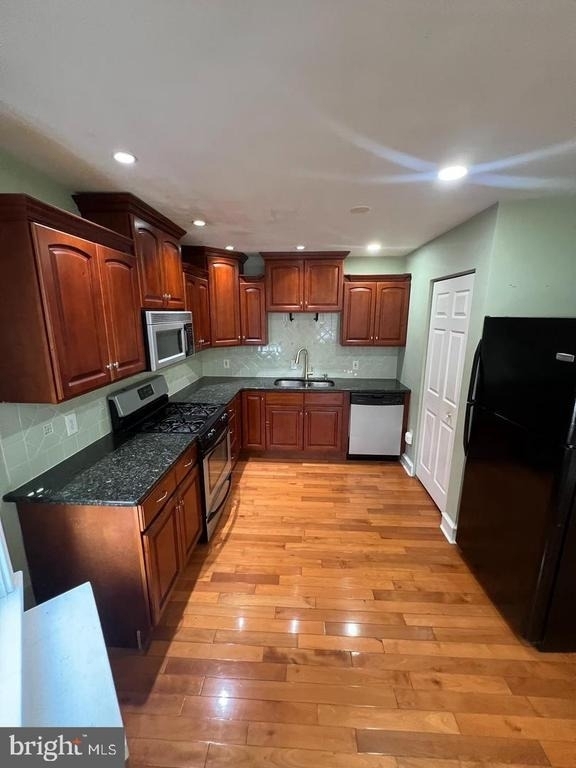 3204 Fanshawe St - Photo 6