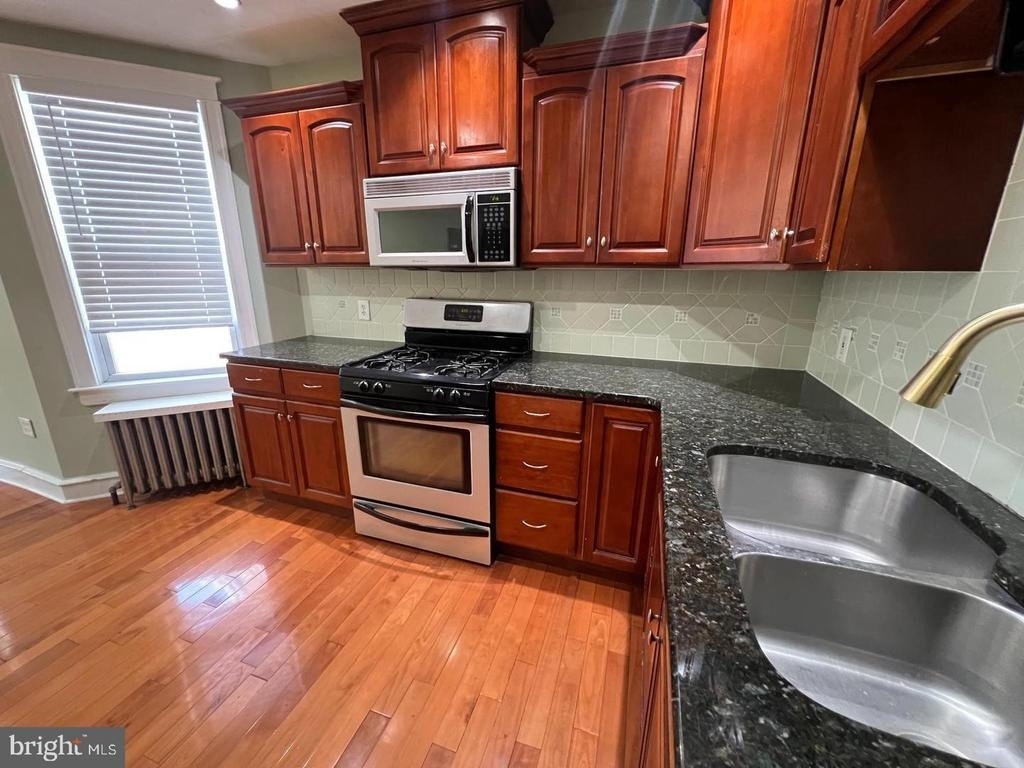 3204 Fanshawe St - Photo 4