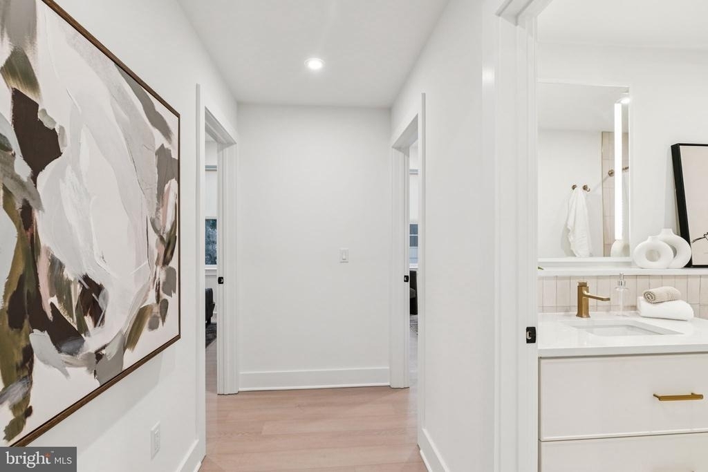 20 W Allens Lane - Photo 10