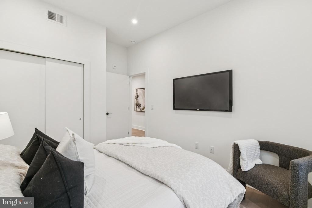20 W Allens Lane - Photo 48