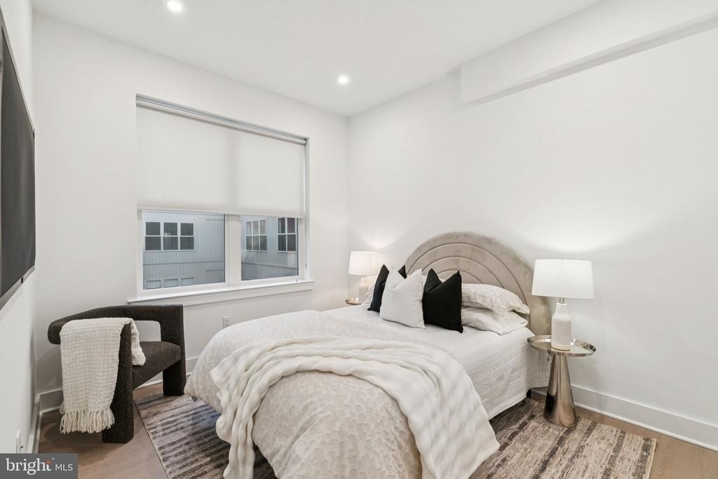 20 W Allens Lane - Photo 4