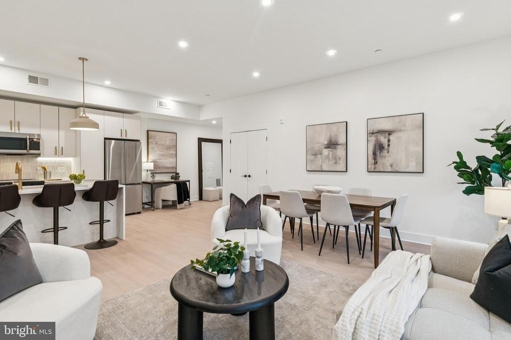 20 W Allens Lane - Photo 11