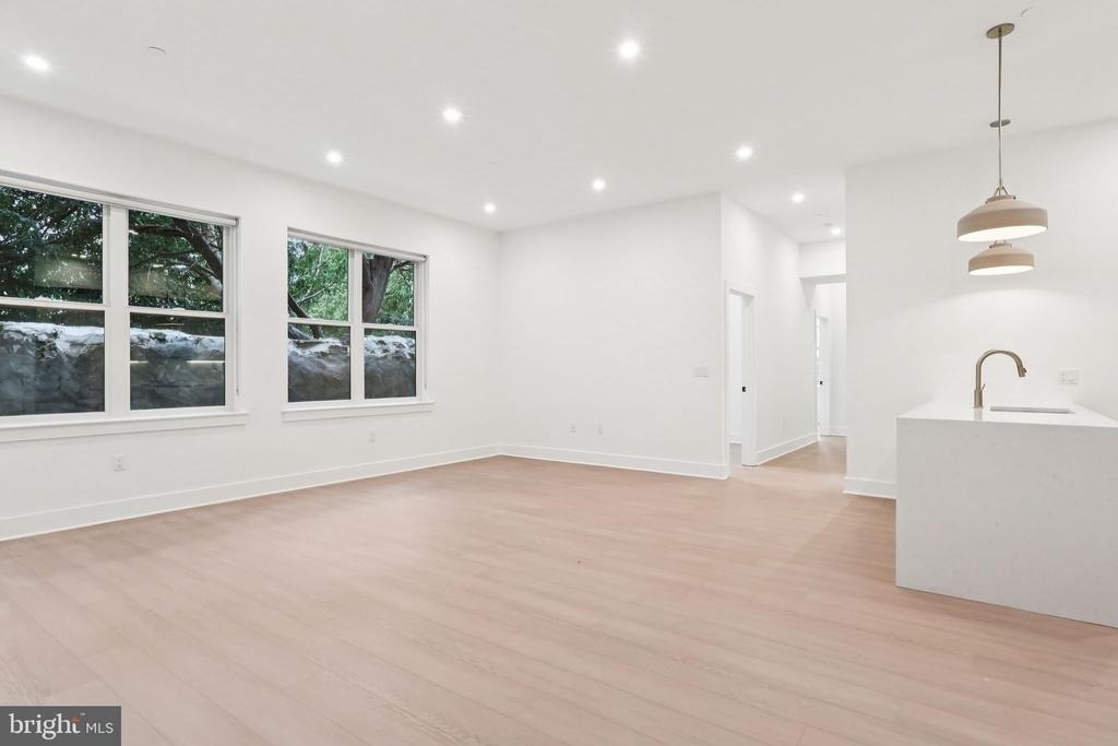 20 W Allens Lane - Photo 2