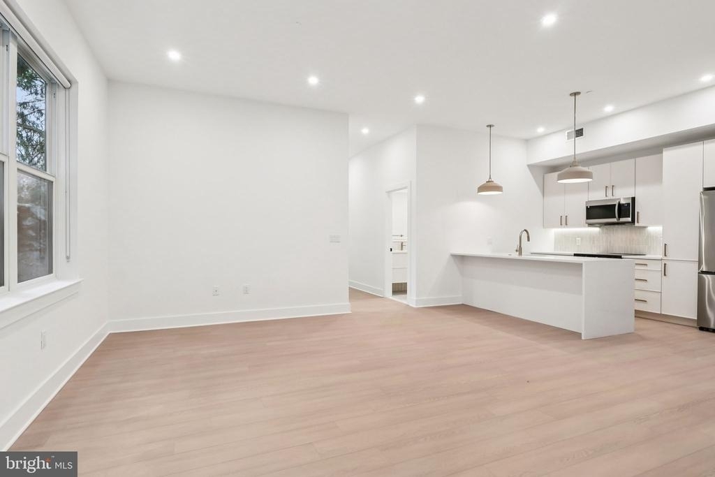 20 W Allens Lane - Photo 3