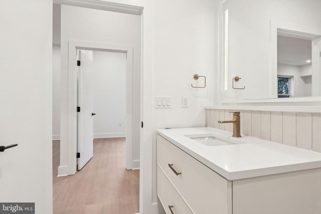 20 W Allens Lane - Photo 14