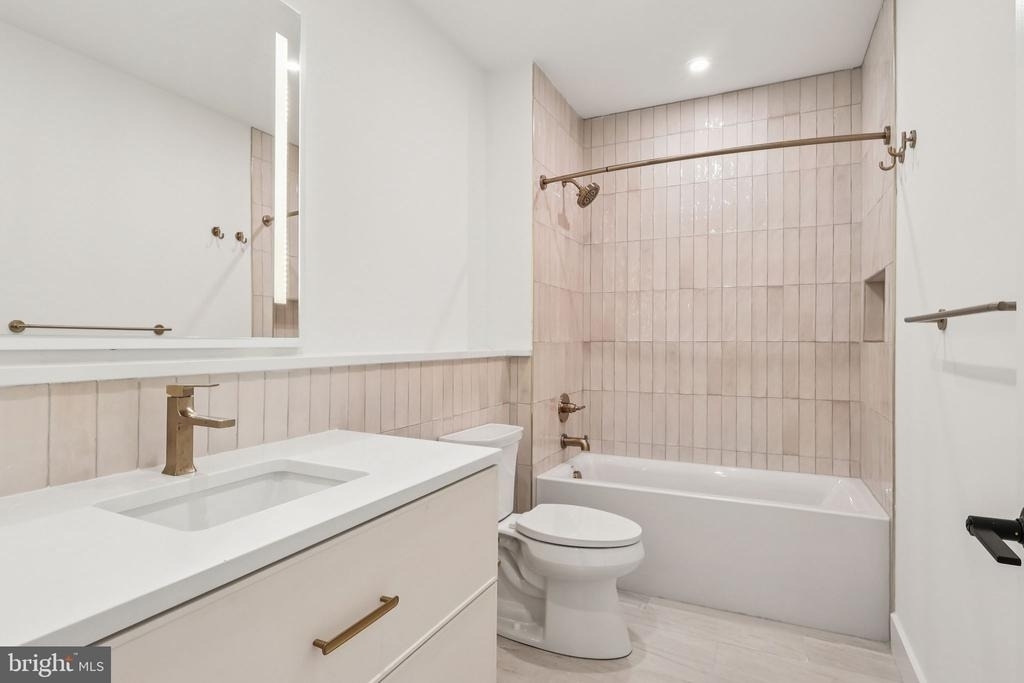 20 W Allens Lane - Photo 12