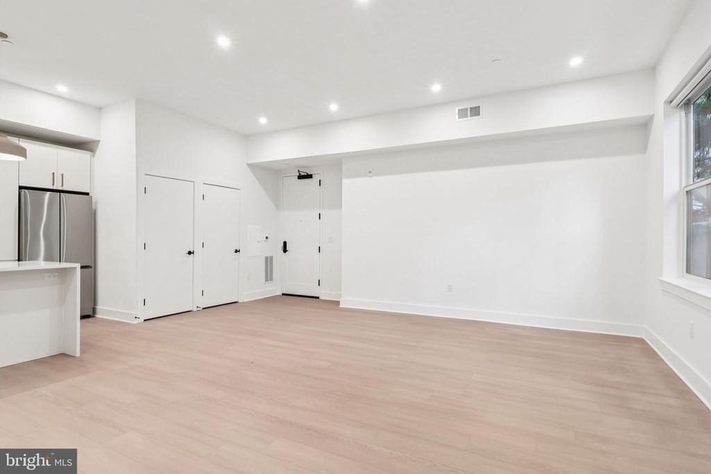 20 W Allens Lane - Photo 4