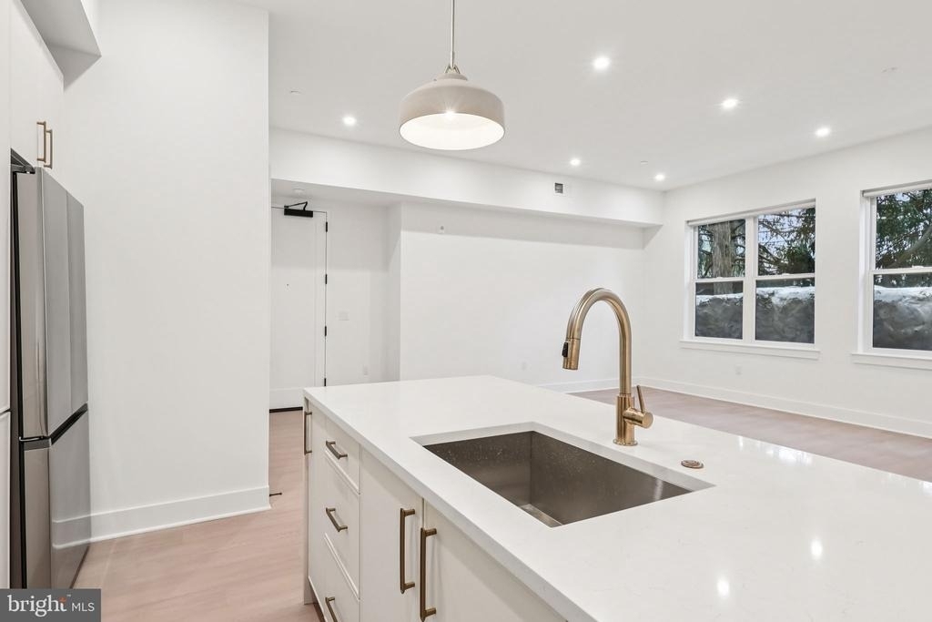 20 W Allens Lane - Photo 8