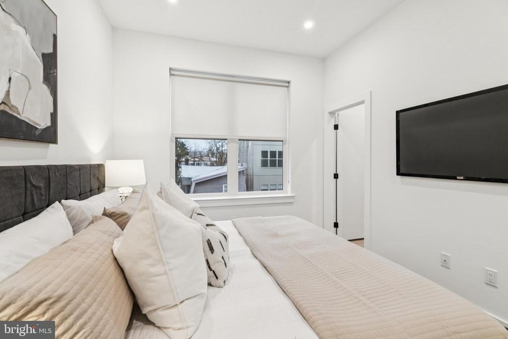 20 W Allens Lane - Photo 40