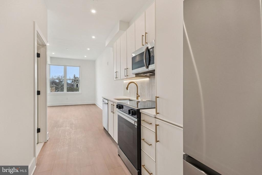20 W Allens Lane - Photo 4