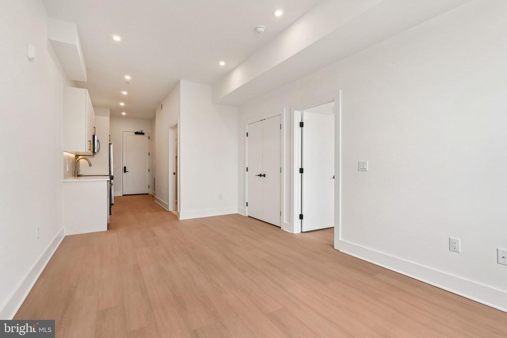 20 W Allens Lane - Photo 2