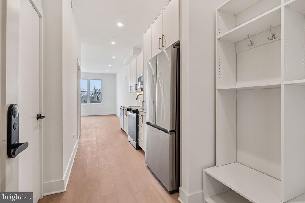 20 W Allens Lane - Photo 7