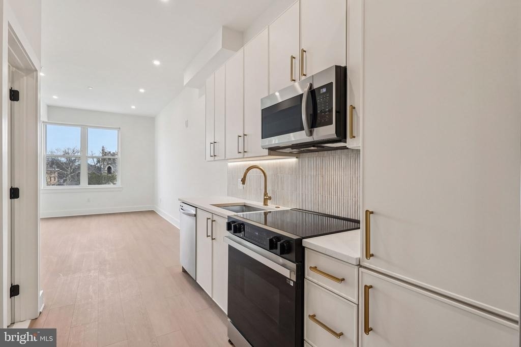 20 W Allens Lane - Photo 5