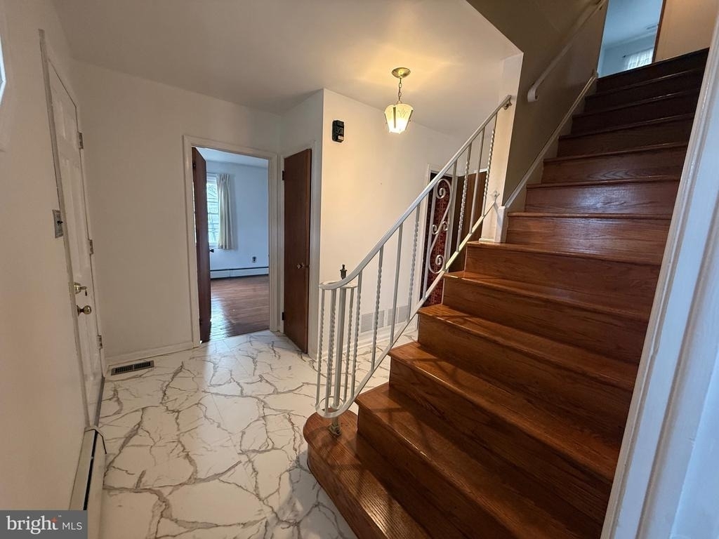 338 Rees Drive - Photo 2