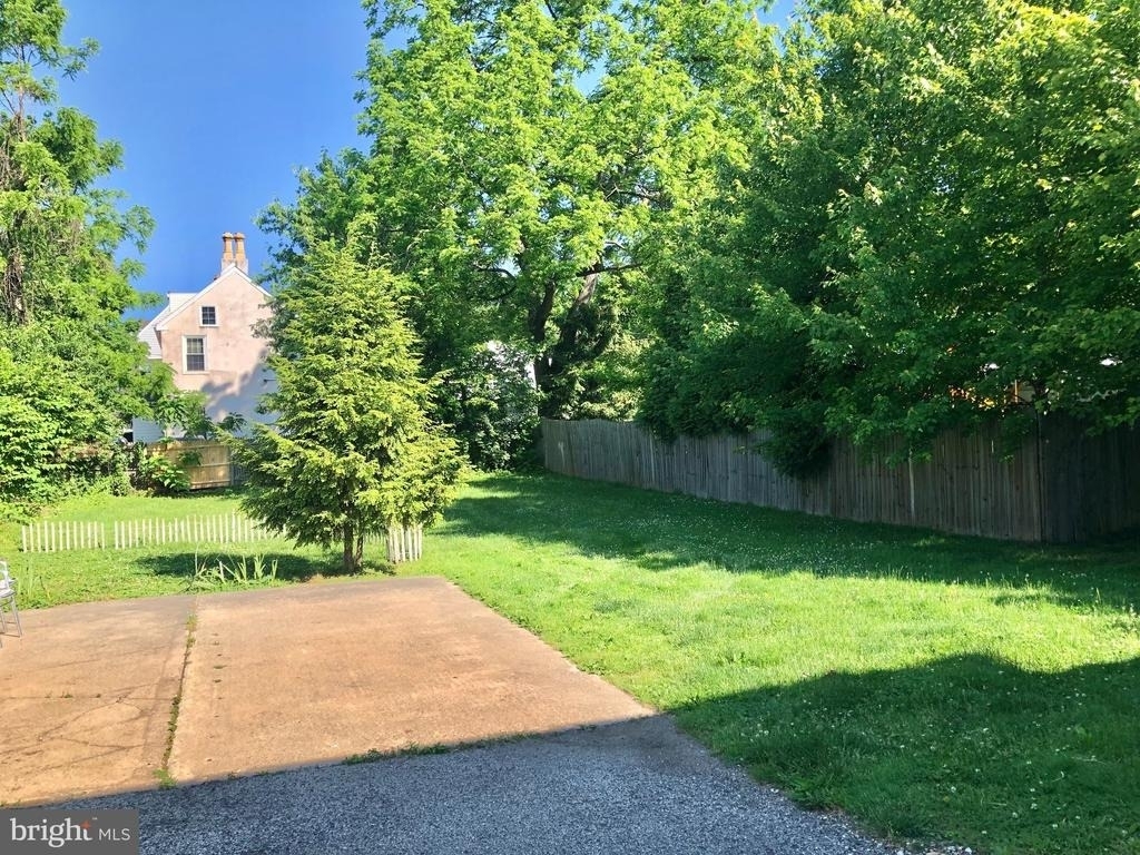 4001 Center Avenue - Photo 2