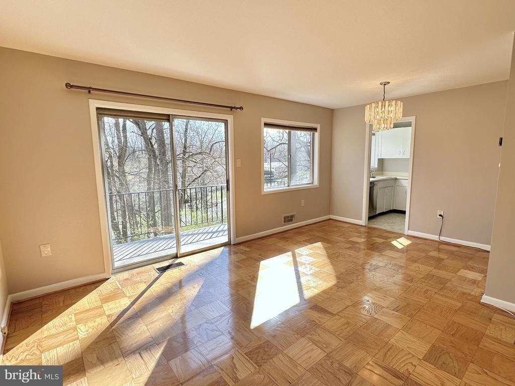 10670 Weymouth Street - Photo 1