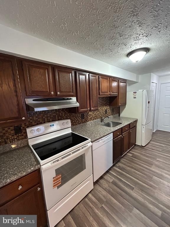 12405 Hickory Tree Way - Photo 11