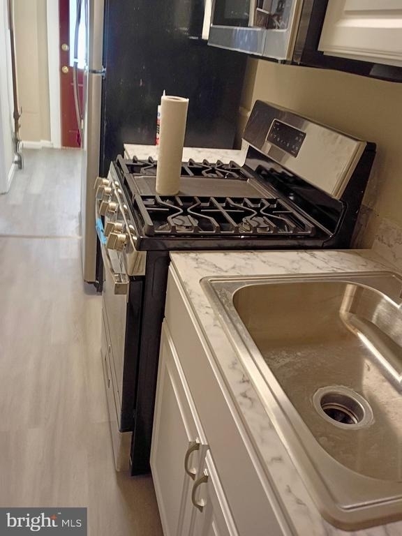 514 11th Street Se - Photo 5