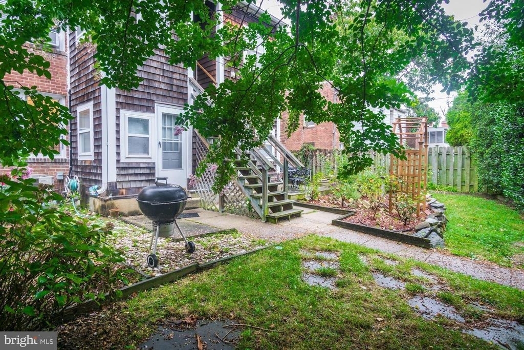 2335 40th Street Nw - Photo 20