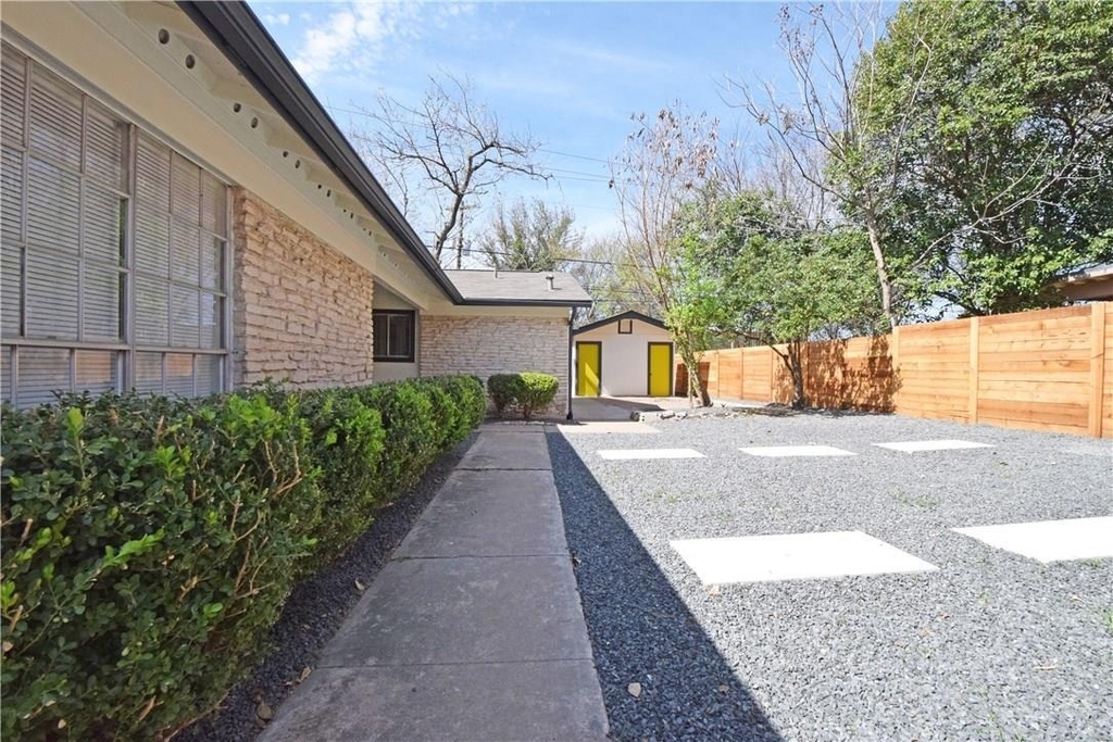 6400 Brookside Dr - Photo 2
