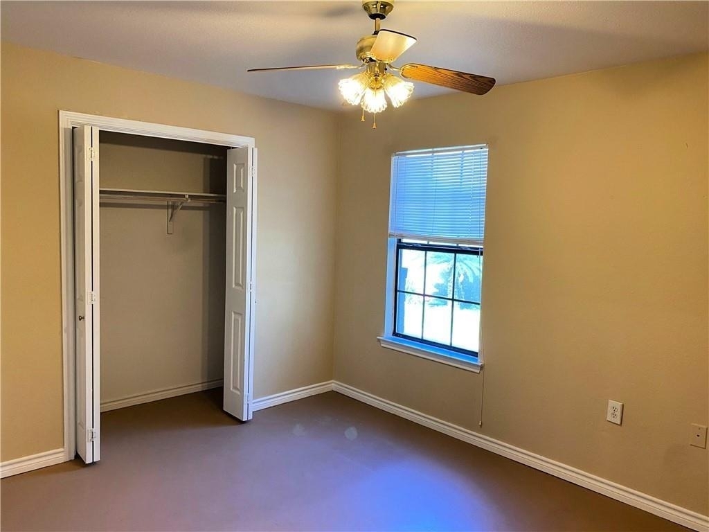 204 Hall St - Photo 5