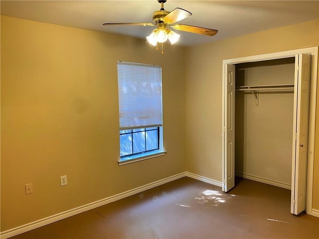 204 Hall St - Photo 4